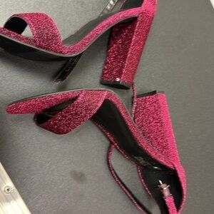 Brash heels shimmering metallic hot pink with black undertones open toe size 7.5